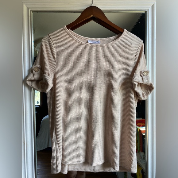 Modern Attraction tan women's top - Picture 1 of 7